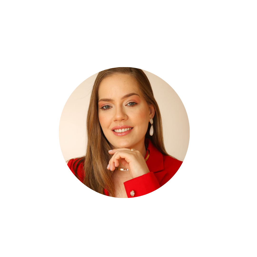 foto Rafaela Bosche smiling woman with long hair